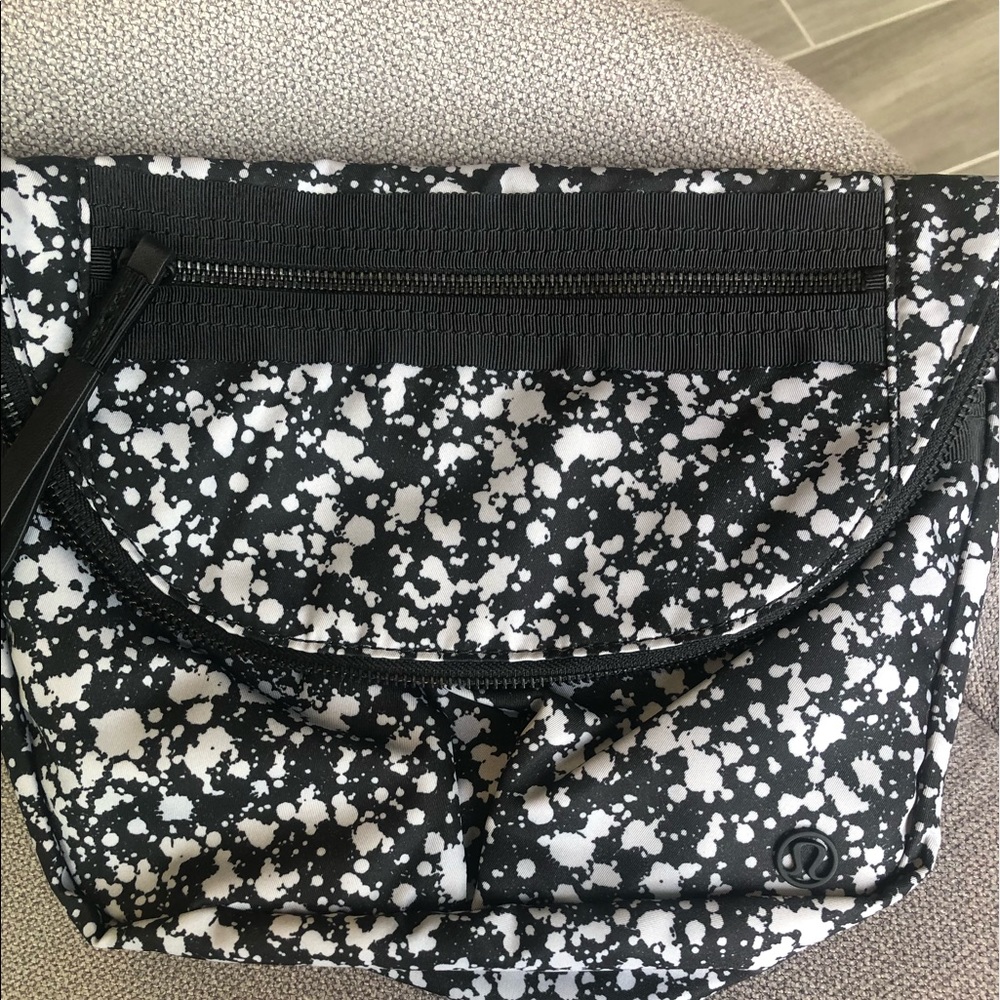 Lululemon Crossbody Bag 🍋